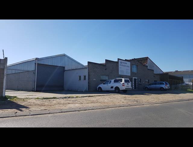 1,850M² FACTORY FOR SALE IN BLACKHEATH INDUSTRIAL